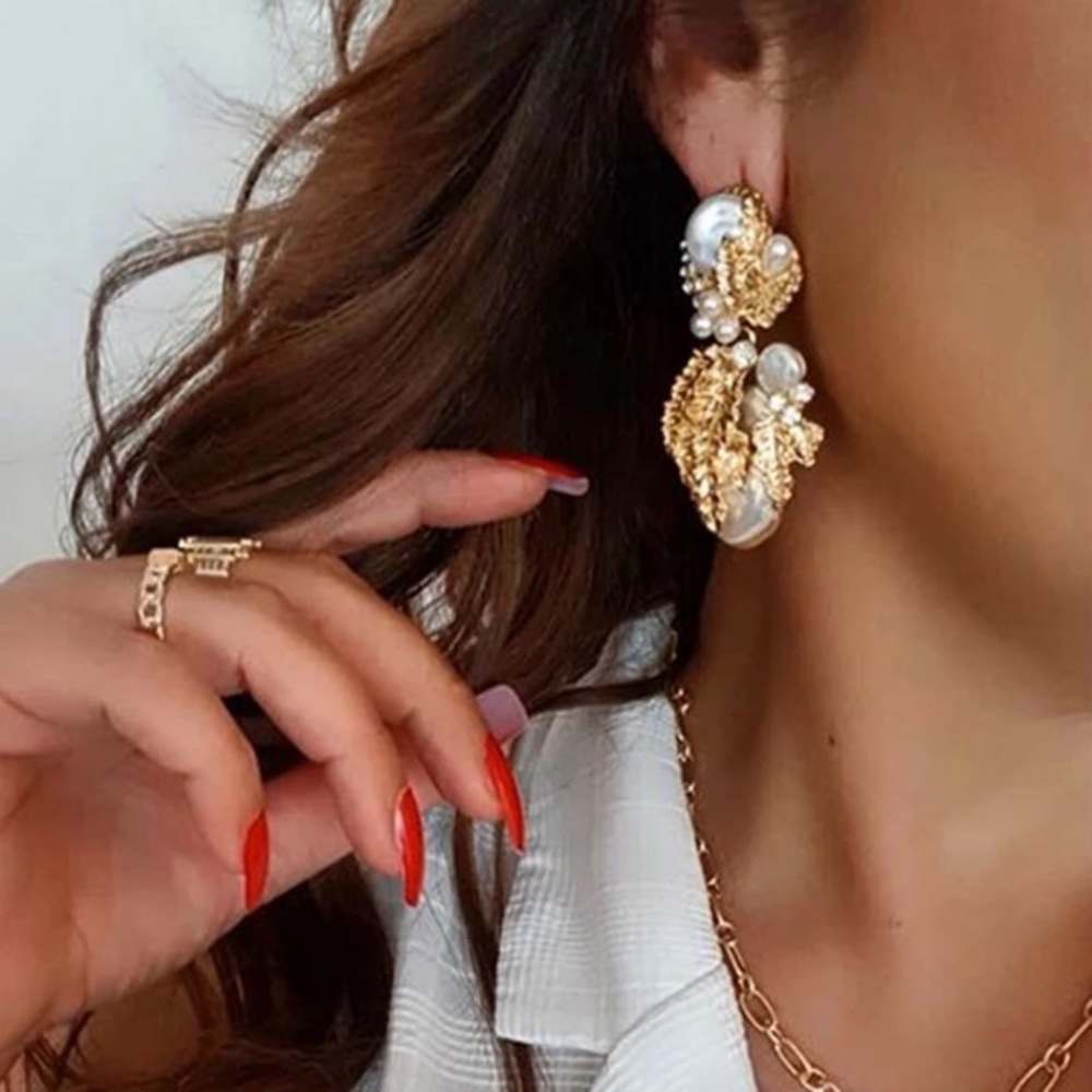 🍃Pearl Embellished Drop Earrings! - Picture 7 of 7